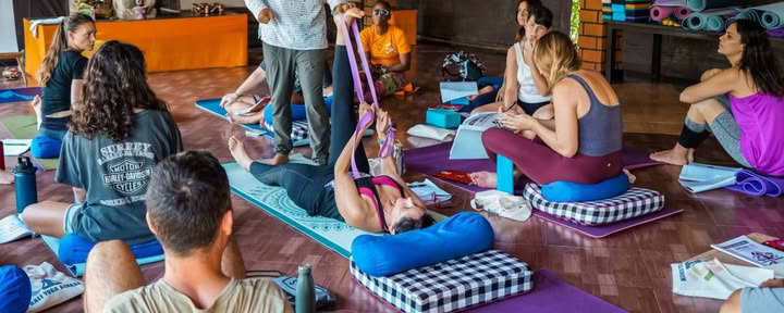 200 timmars lärarutbildning i yin yoga och vinyasa flow på Bali