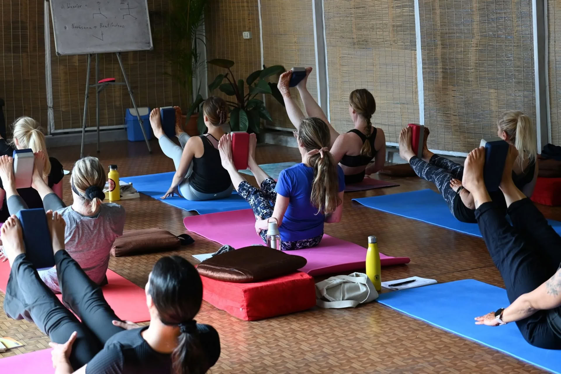 300 timmars avancerad yogalärarutbildning