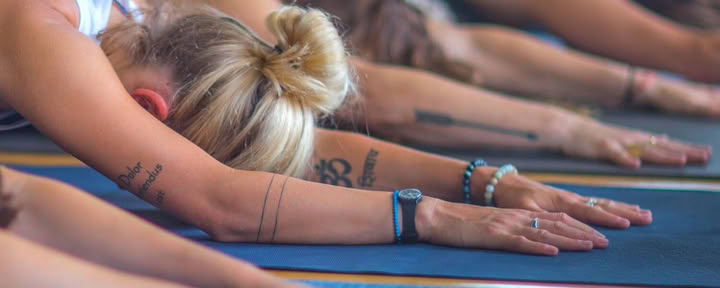Att harmonisera med naturen: en yogaretreat vid vintersolståndet