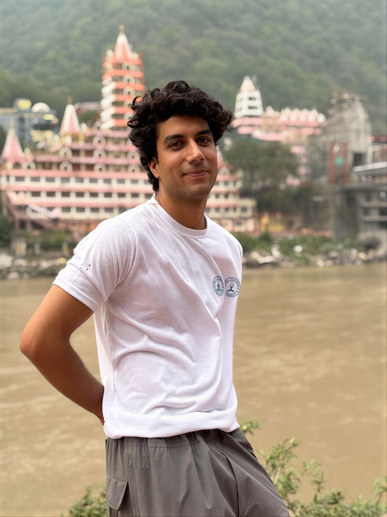 100-timmars yogalärarutbildning i Rishikesh