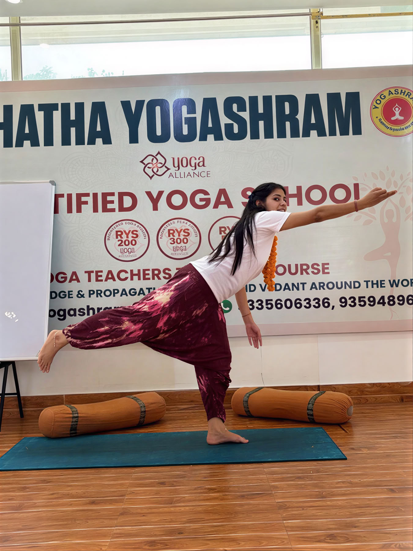 100-timmars yogalärarutbildning i Rishikesh