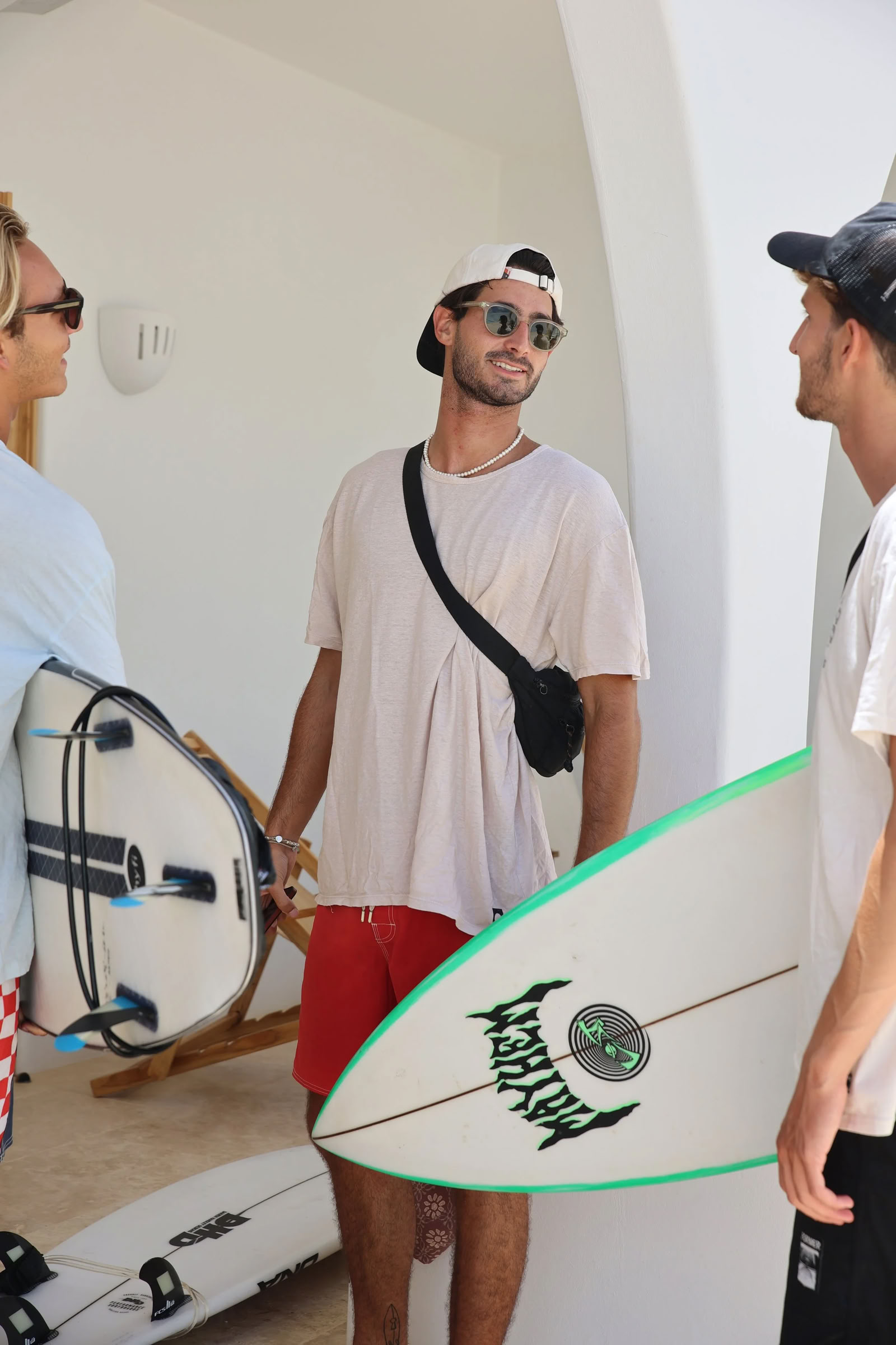All inclusive-surfpaket för medelavancerade och avancerade surfare