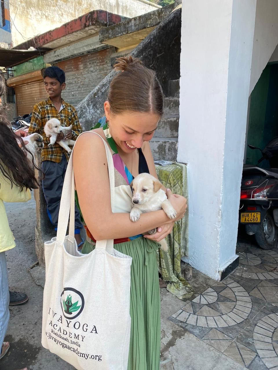 100 timmars yogalärarutbildning i Rishikesh
