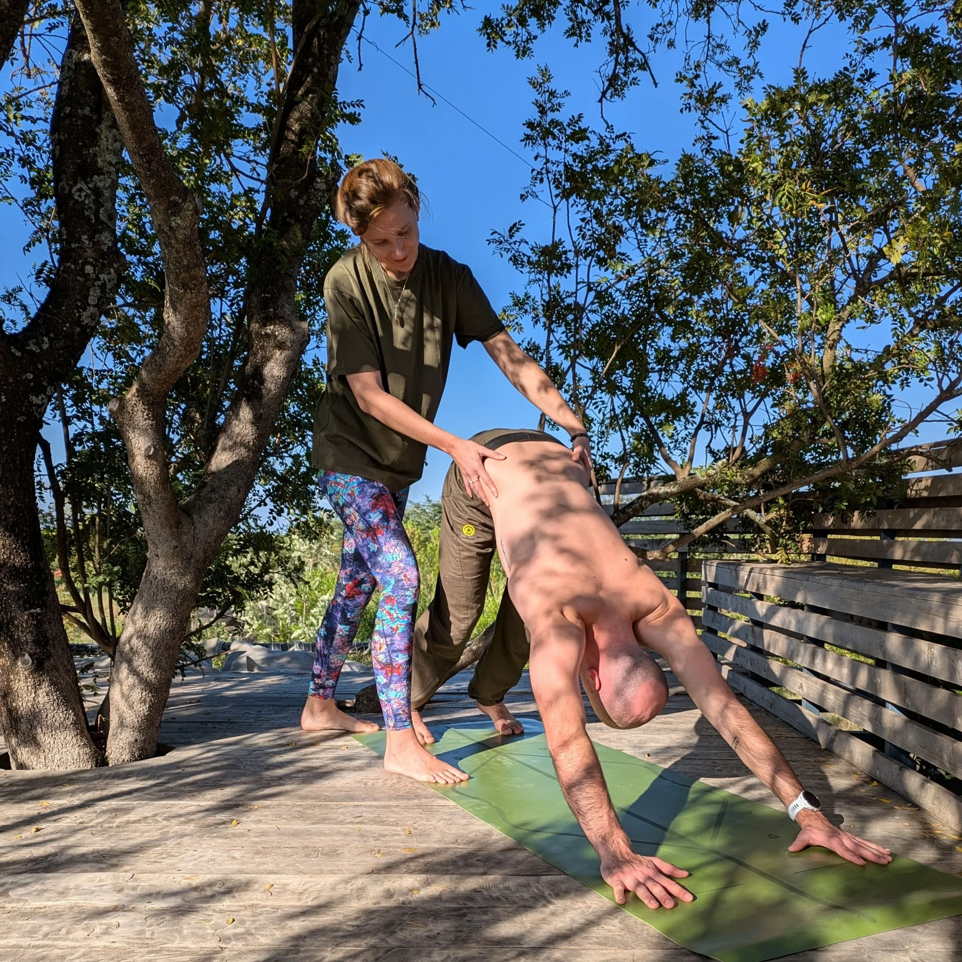 Återknyt, vila och återförvildas: Yogaretreat i Kenya 2027