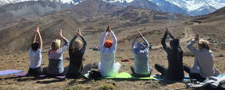 Yoga-vandring & själslig pilgrimsresa till det heliga Mustang
