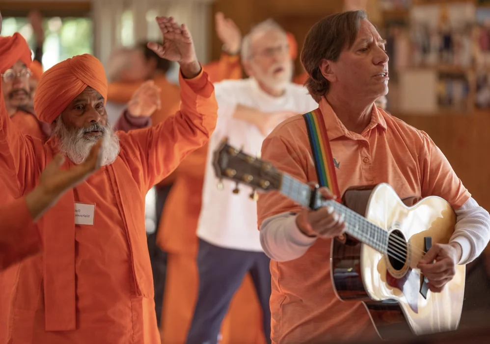 Sages-retreat på Ananda Viplava