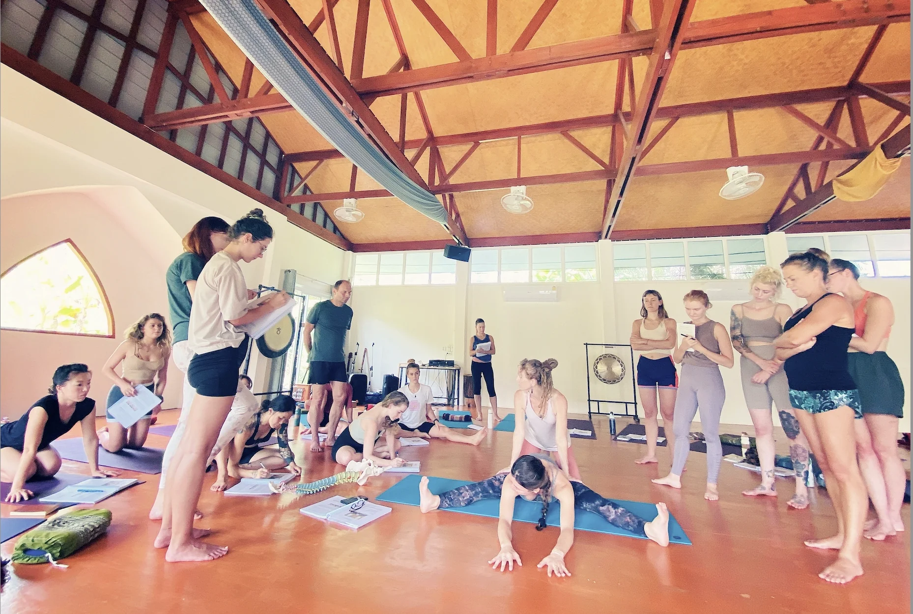 200 timmars yogalärarutbildning i Thailand