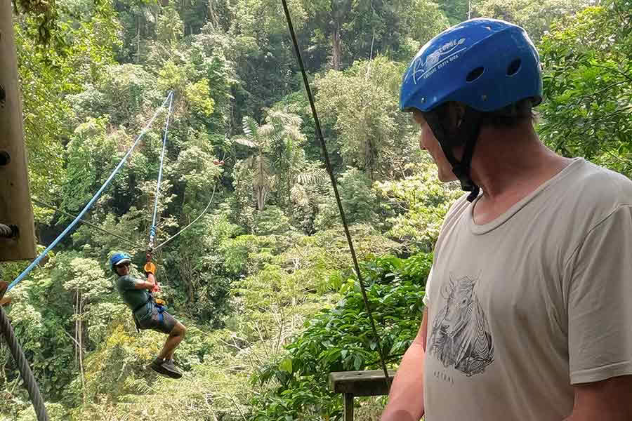 Zipline vid Pacuarefloden