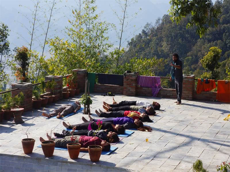 Trekking i Nagarkot i Nepal med yoga