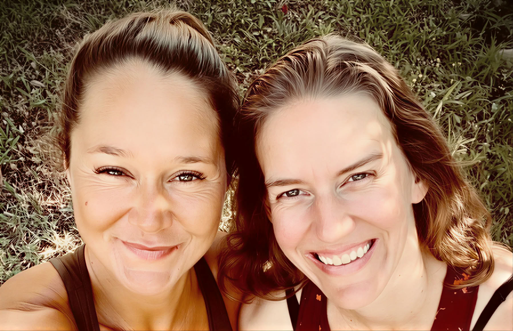 Vinyasa-yoga med Ursina och Marina – Flyt in i balans — Landguet Ried, center för medvetet liv | Retreatcenter och workshophus