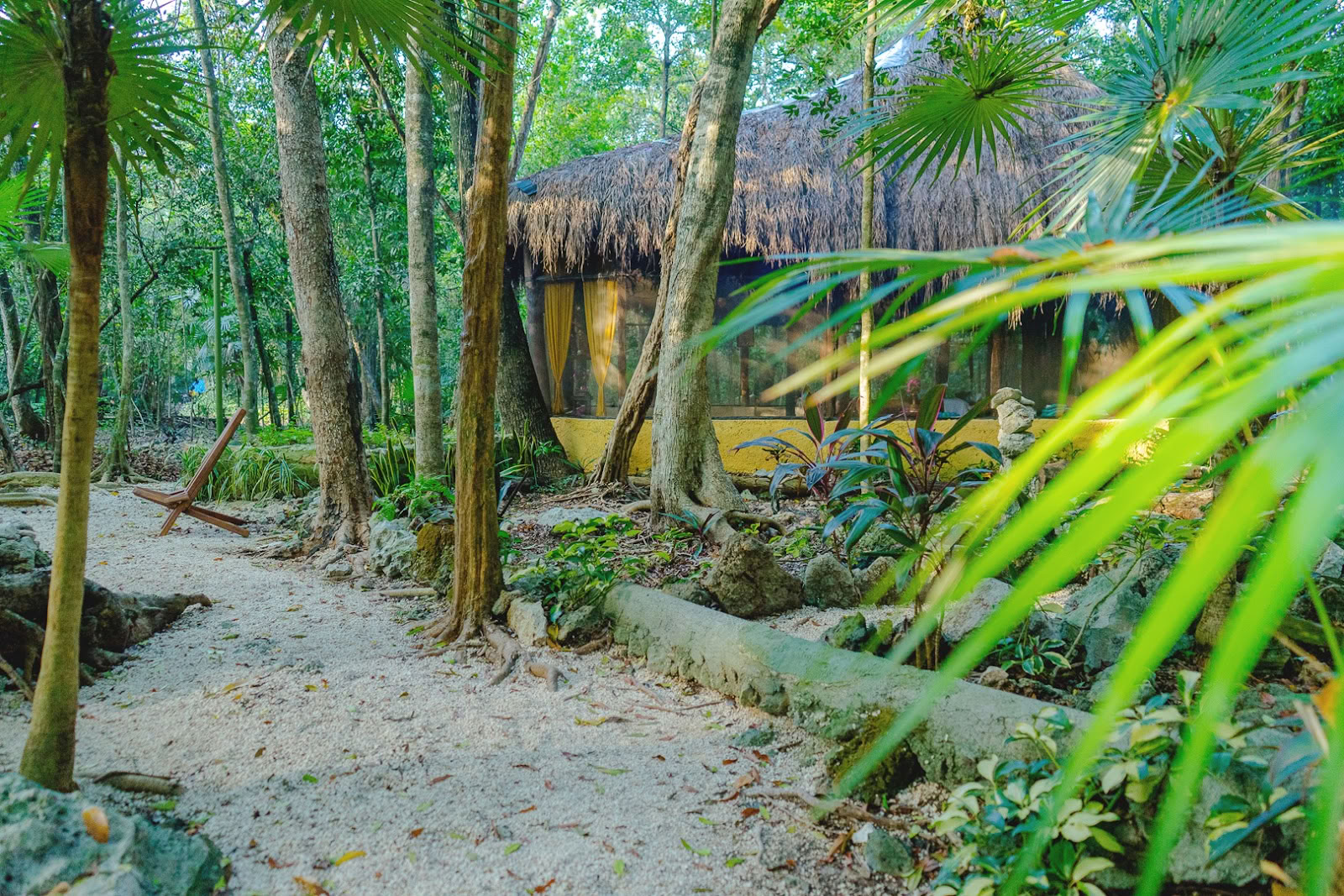 Ett andetag av yoga-ashram