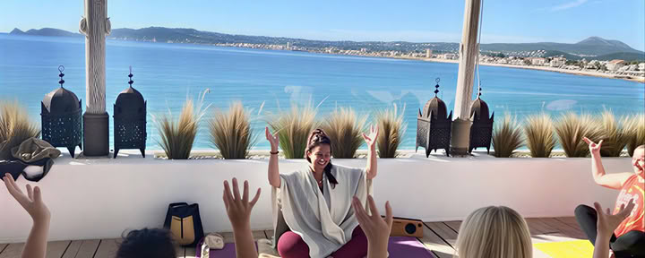 Usha Kaur - Helig ceremoni | Yoga | Retreater