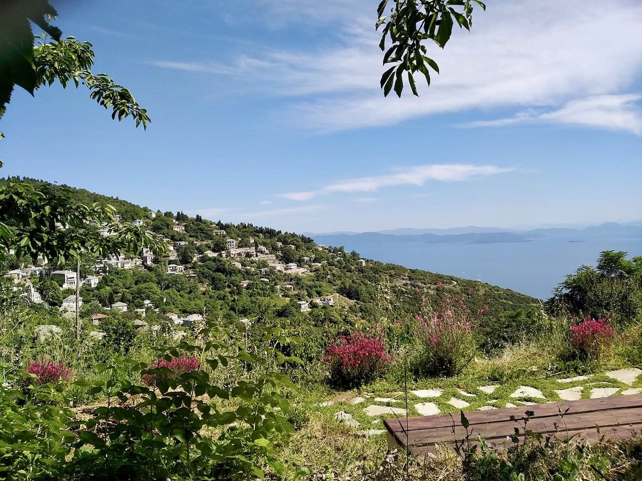PELION HOMES | Retreatercentrum - uppslukande naturbaserade upplevelser i långsam takt