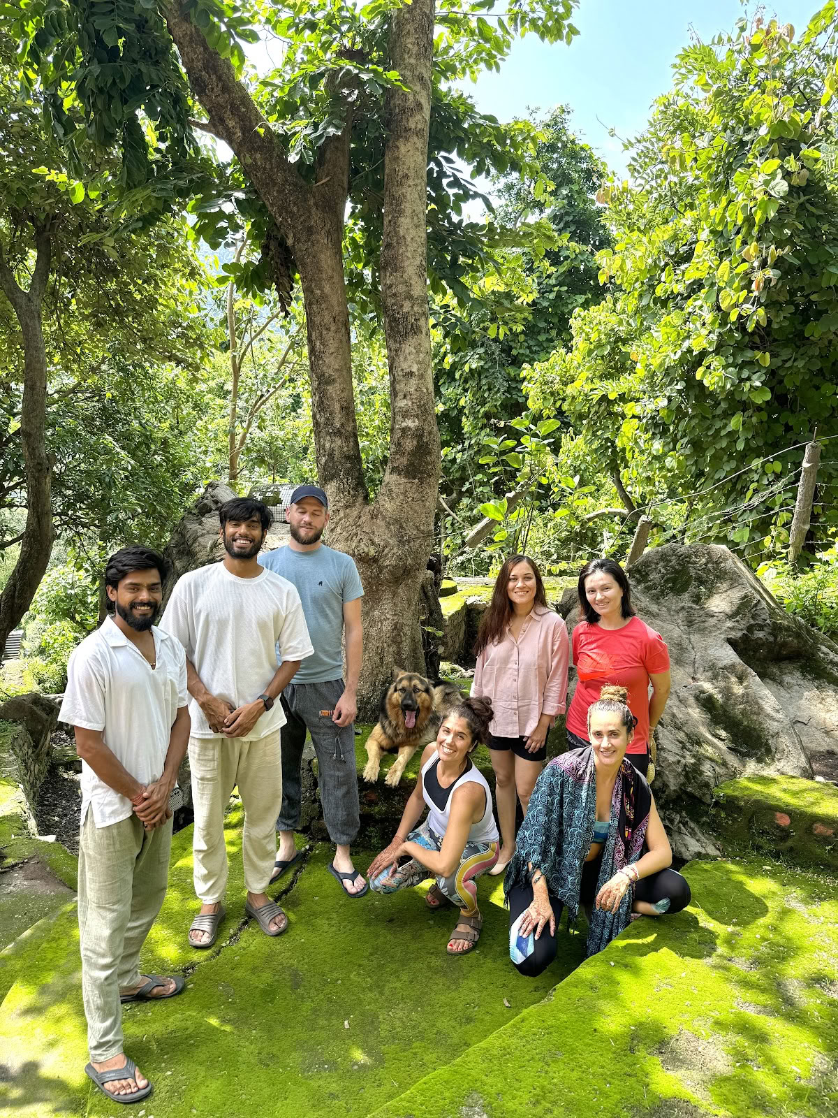 Abhyasa Yogmath | Traditionellt yoga- och meditationsashram i Rishikesh, Indien