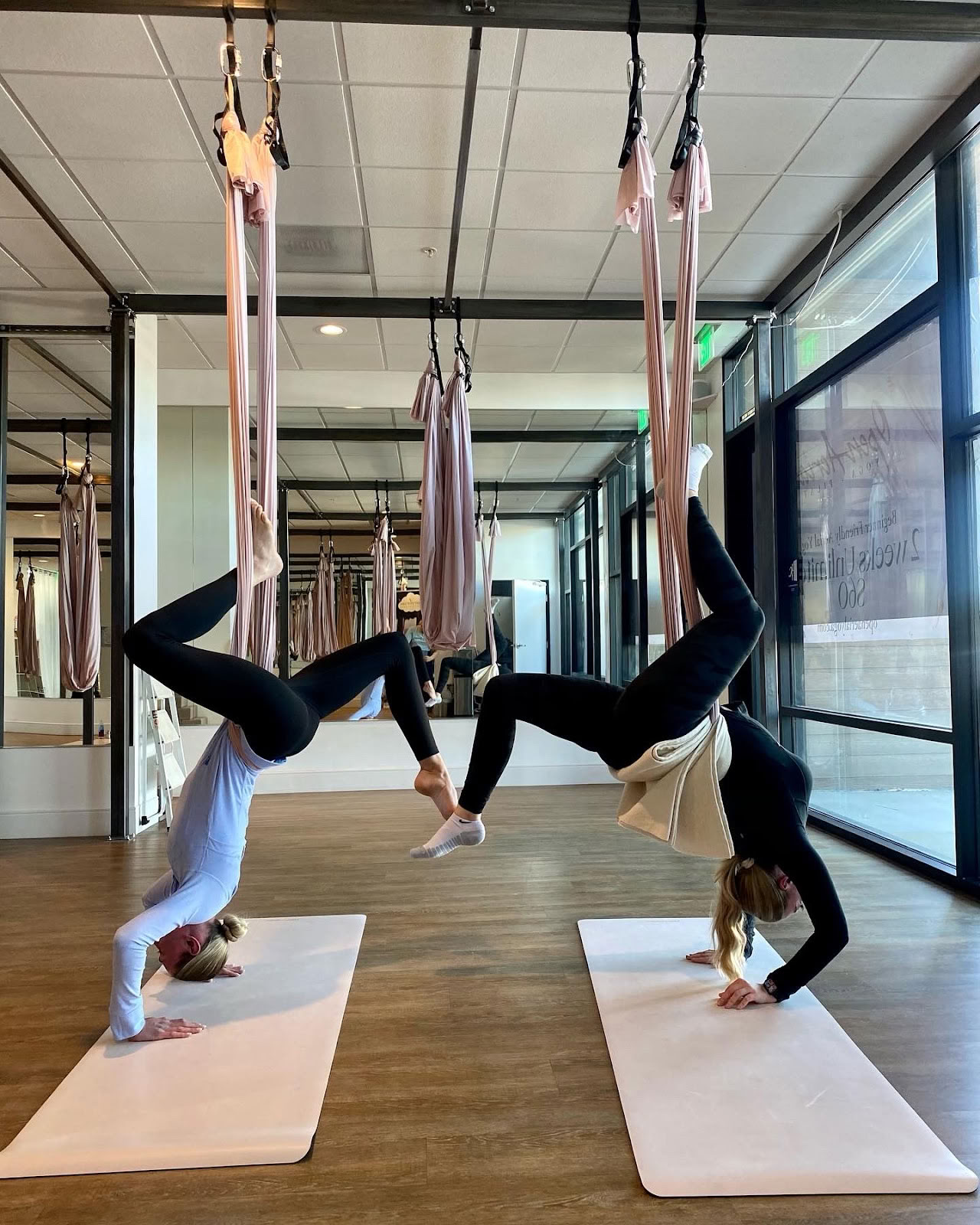 Öppen aerial yoga