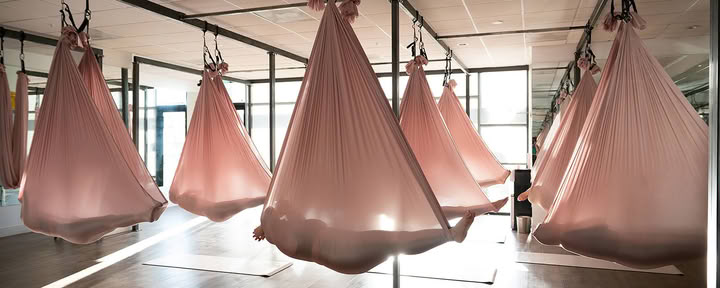 Öppen aerial yoga