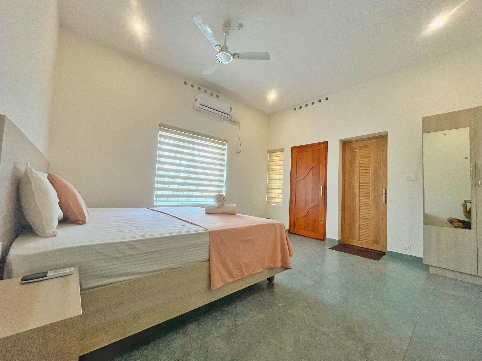Lalitha Yoga Academy - Yogalärarutbildning i Varkala, Kerala