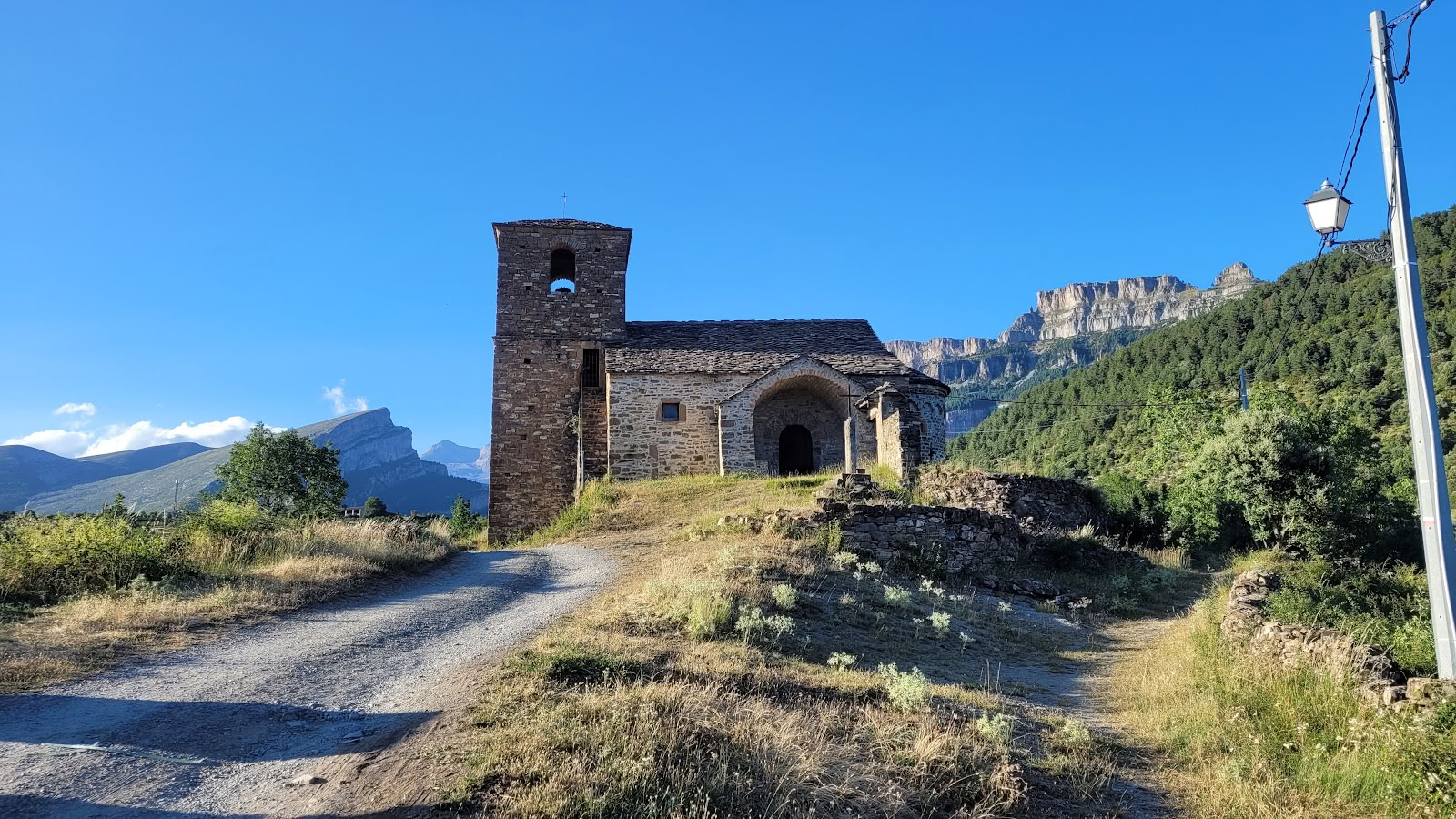 Casa Cuadrau: Yoga, konst och natur i Pyrenéerna