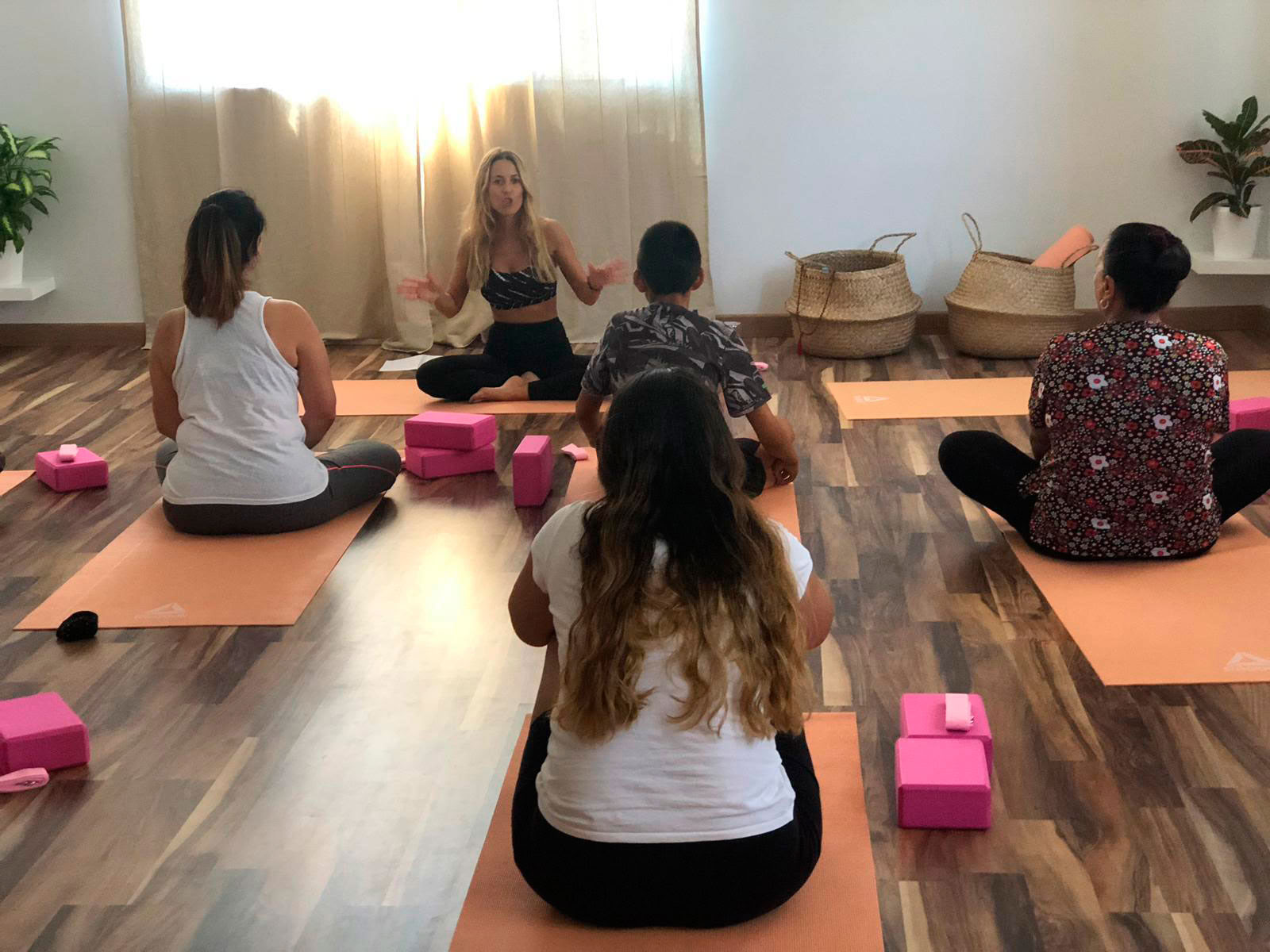 Mãe Yoga - Yogacenter i Calypo Fado - Casarrubios del Monte