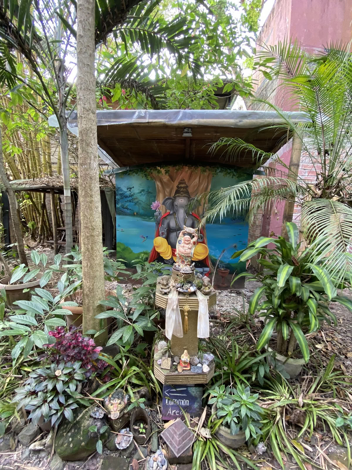 Bromelia Retreat och Healing Center