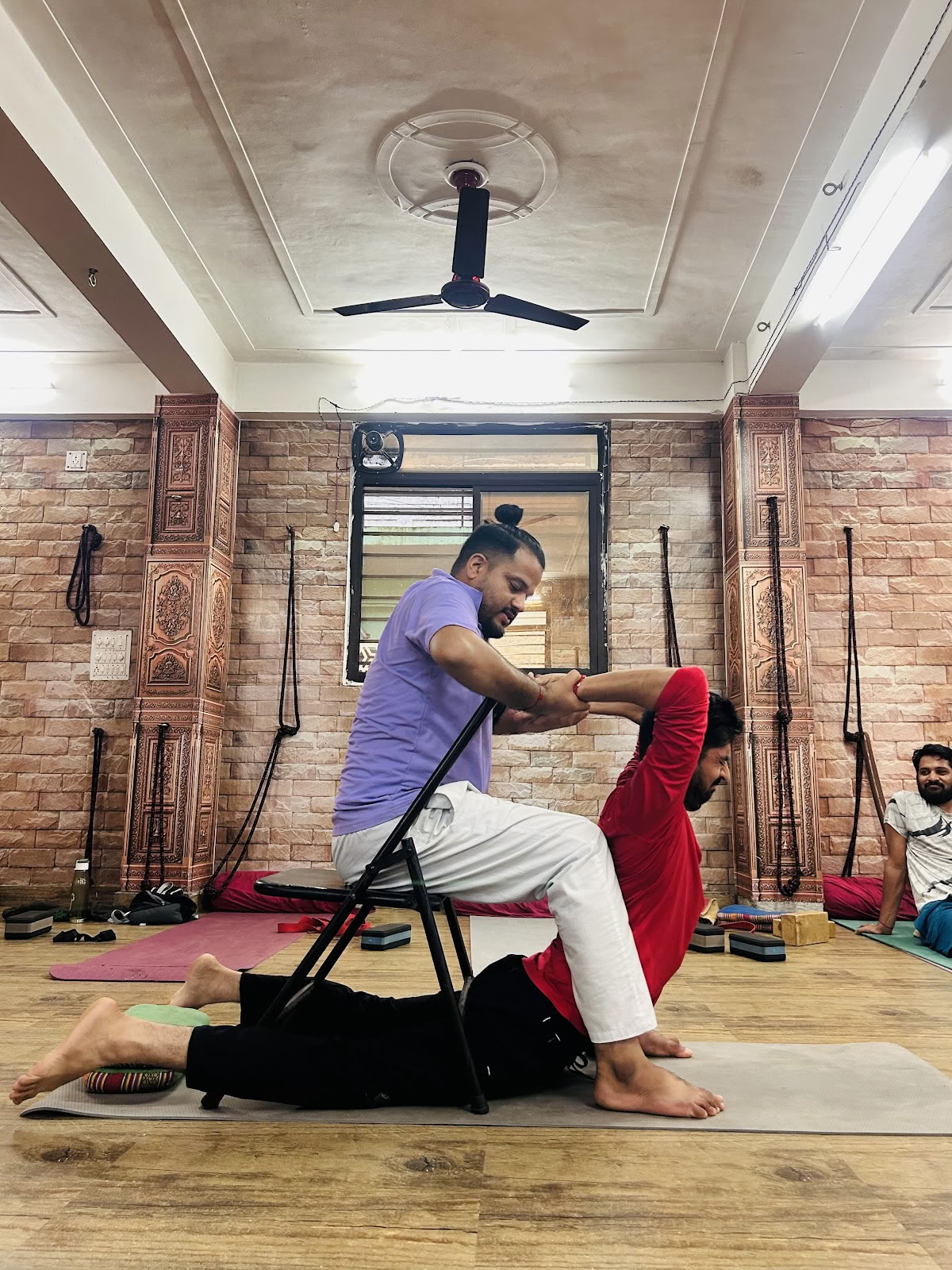 Drishti Yogshala Rishikesh (yogaskola)