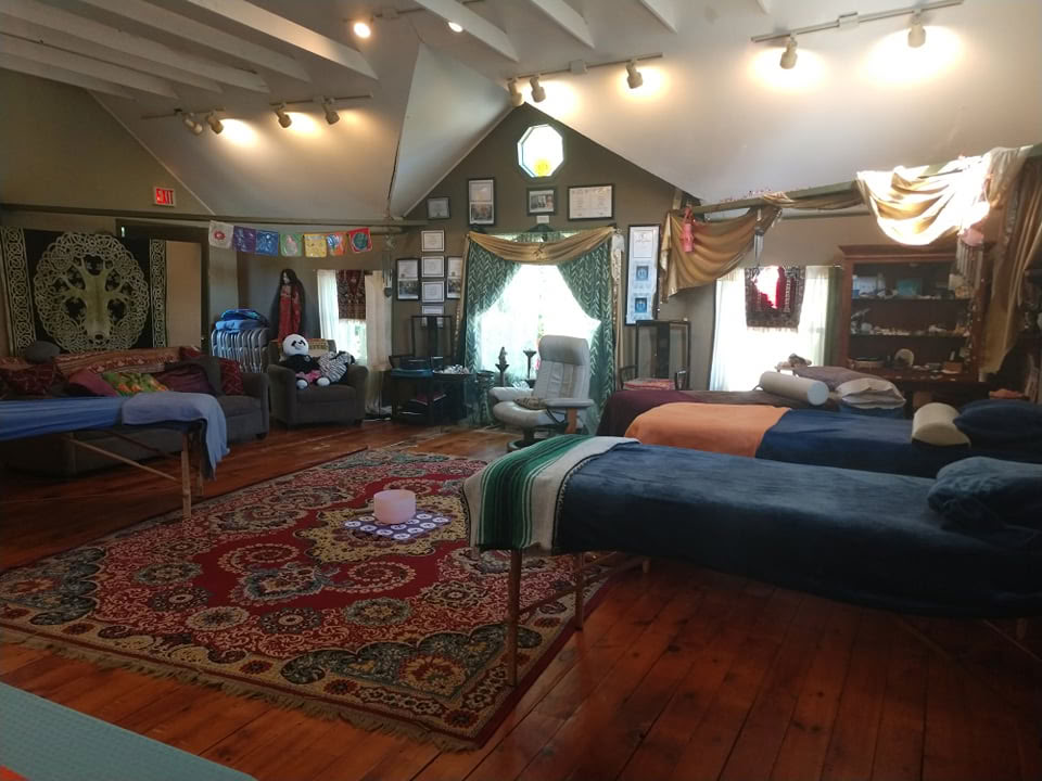 Kathy Milanowski, Wisconsin Wellness Center, Reikiutbildning och retreater