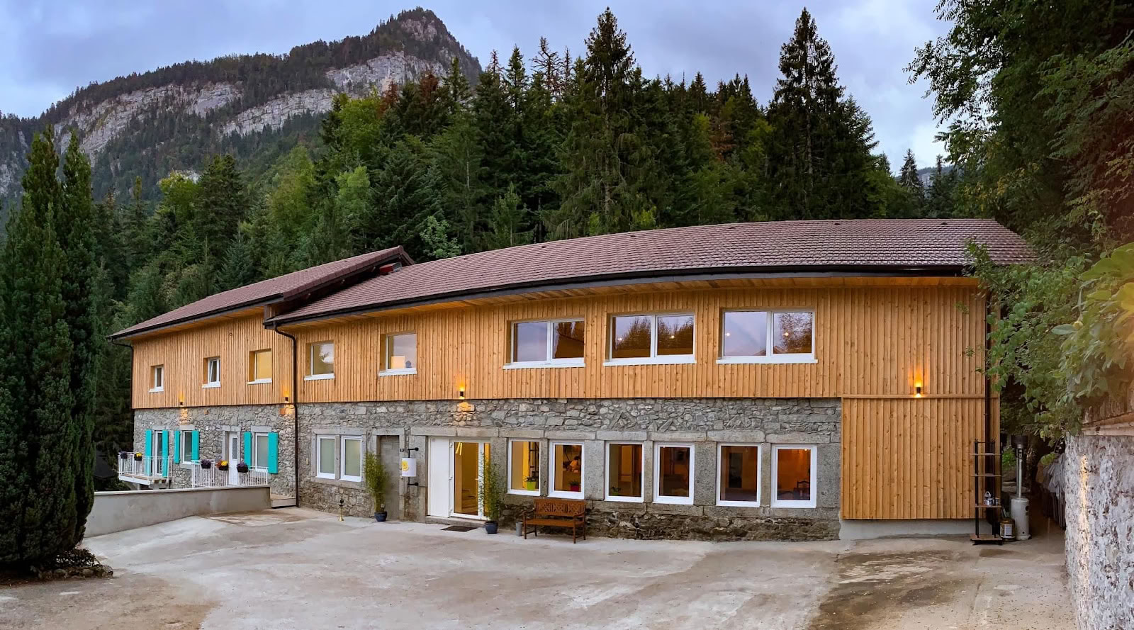 SANSKRITI – Yogaoch meditationsretreatcentrum | Franska alperna
