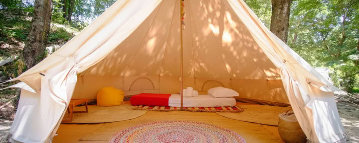 Enkel glampingtält